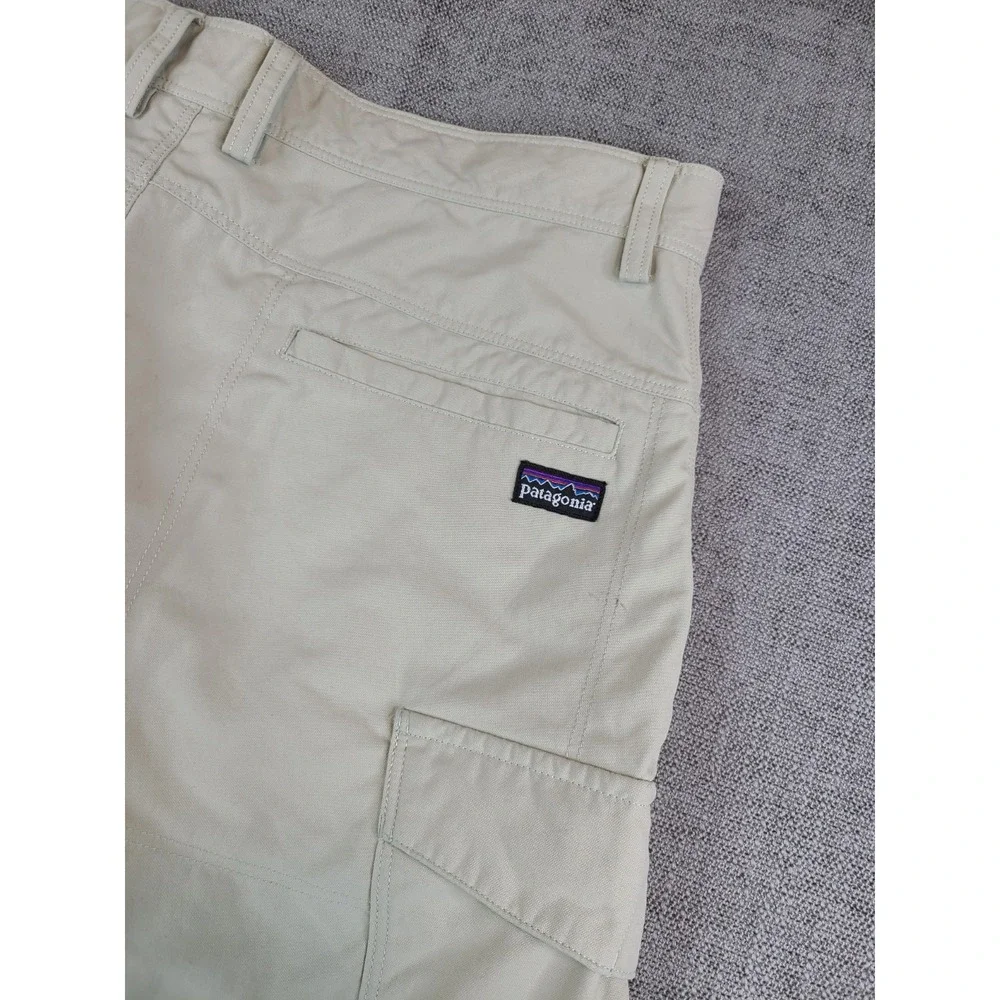 Patagonia Shorts Mens 32 Beige Roving Cargo Outdoor Hiking Camping Nylon Trail
